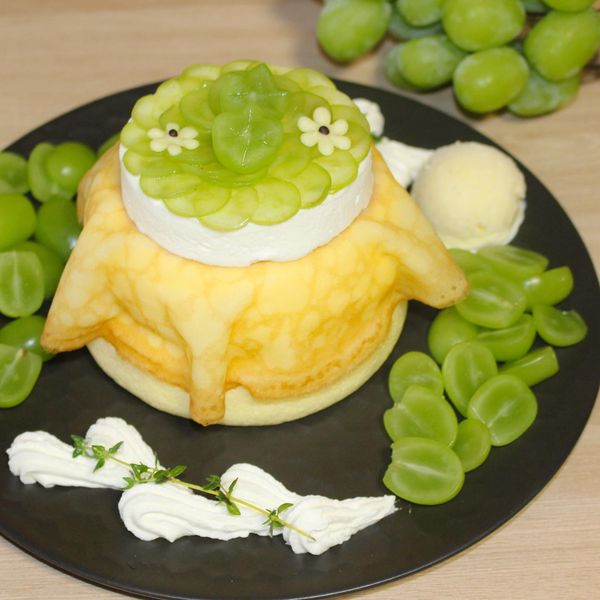 シャインマスカットとミルクレープのパンケーキ