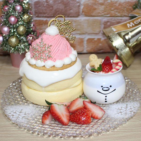 サンタ帽とパンナコッタのパンケーキ