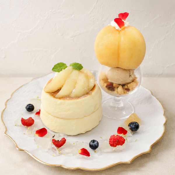 丸ごと桃のパンケーキ