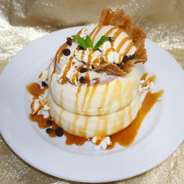 塩キャラメルとコーヒークリームパンケーキ
