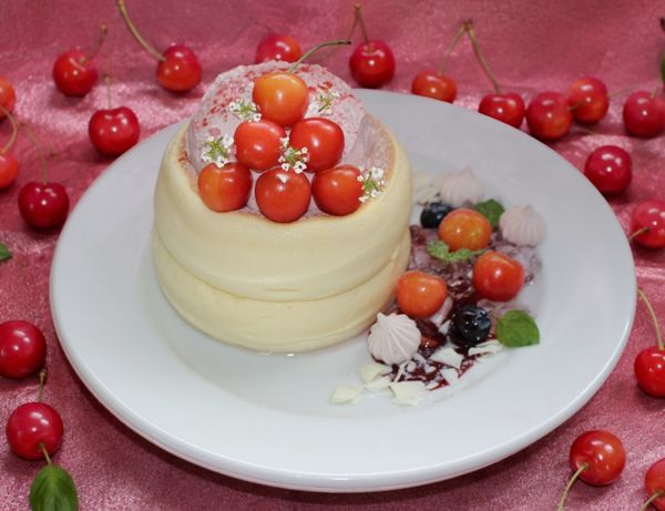 さくらんぼ尽くしパンケーキ